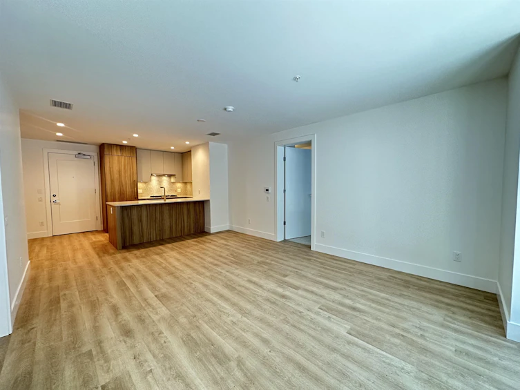 401-2325 Emery Court, North Vancouver, BC, V7J 0E3 - 4