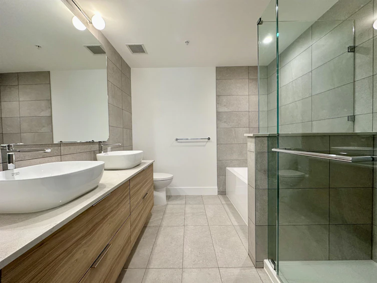 401-2325 Emery Court, North Vancouver, BC, V7J 0E3 - 9