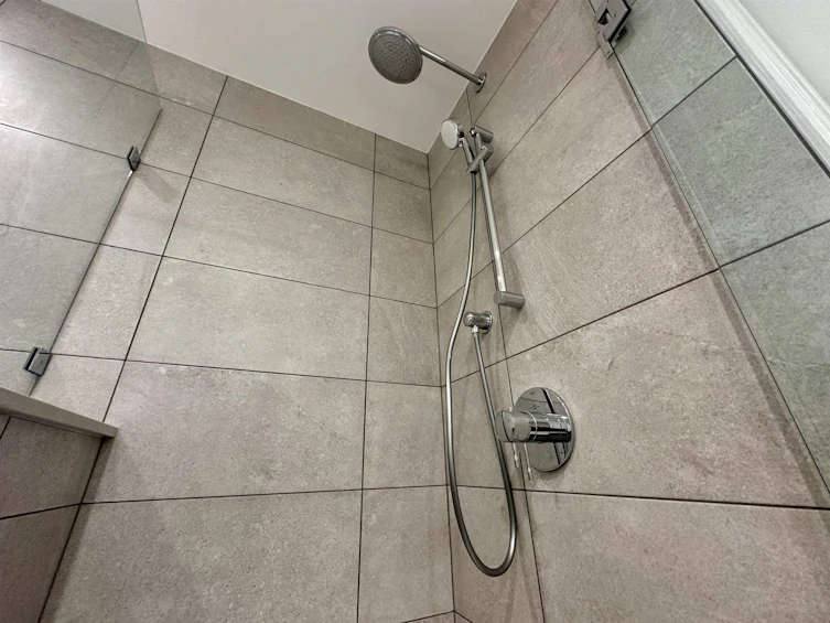401-2325 Emery Court, North Vancouver, BC, V7J 0E3 - 11