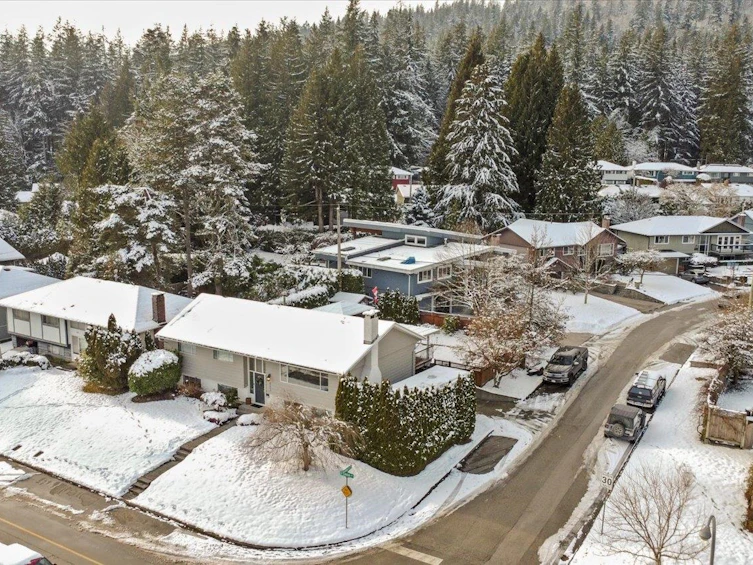 883 Glencoe Drive, Port Moody, BC, V3H 1G9 - 2