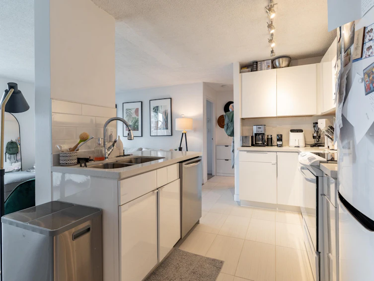 702-1080 Pacific Street, Vancouver, BC, V6E 4C2 - 9