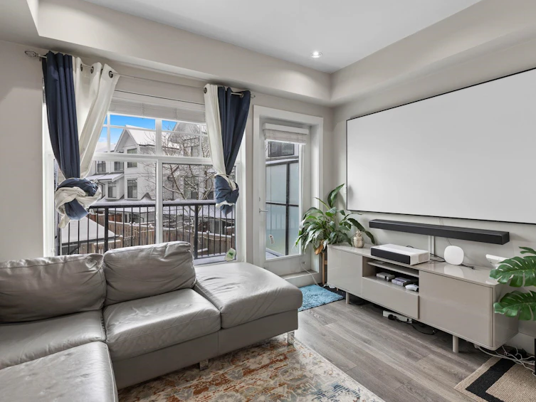 1-5152 Canada Way, Burnaby, BC, V5E 0C3 - 3