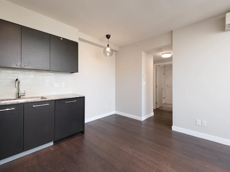 301-6180 Cooney Road, Richmond, BC, V6Y 0H2 - 4