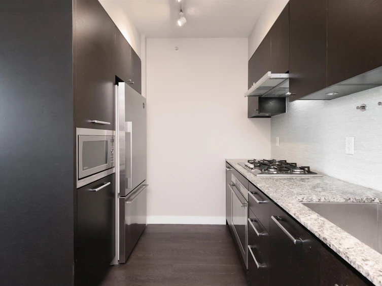 301-6180 Cooney Road, Richmond, BC, V6Y 0H2 - 6