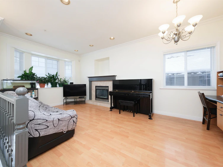 2780 E 26th Avenue, Vancouver, BC, V5R 1L2 - 5