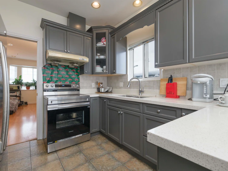 2780 E 26th Avenue, Vancouver, BC, V5R 1L2 - 10