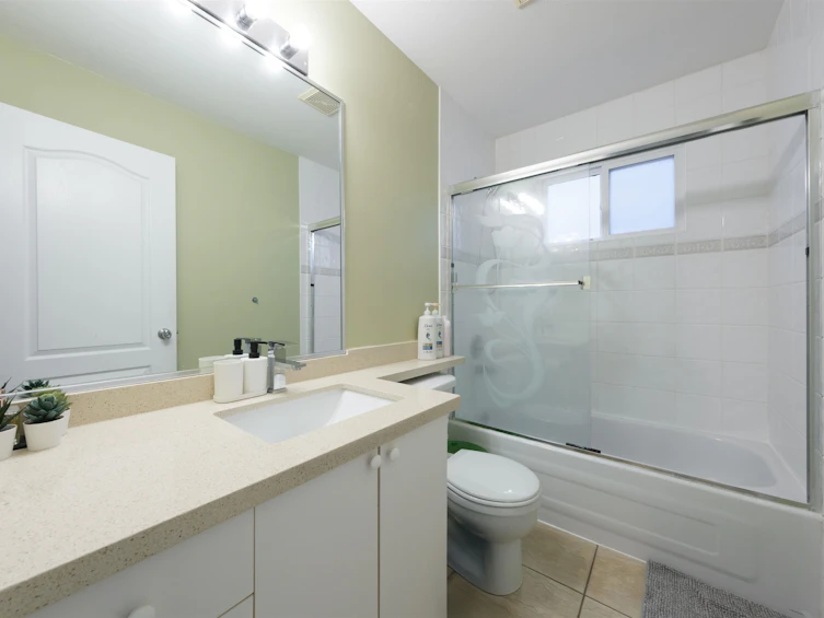 2780 E 26th Avenue, Vancouver, BC, V5R 1L2 - 27