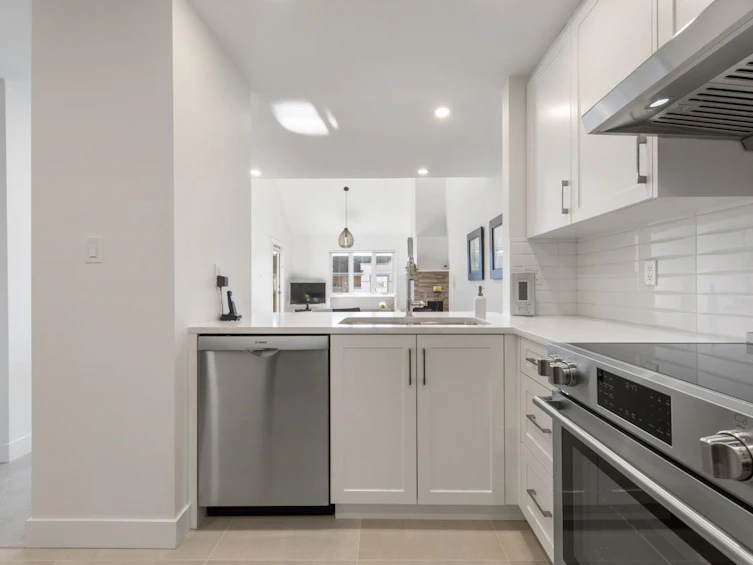 302-7500 Minoru Boulevard, Richmond, BC, V6Y 3J6 - 9