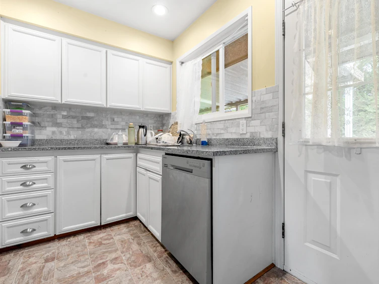 12500 99a Avenue, Surrey, BC, V3V 2R5 - 11