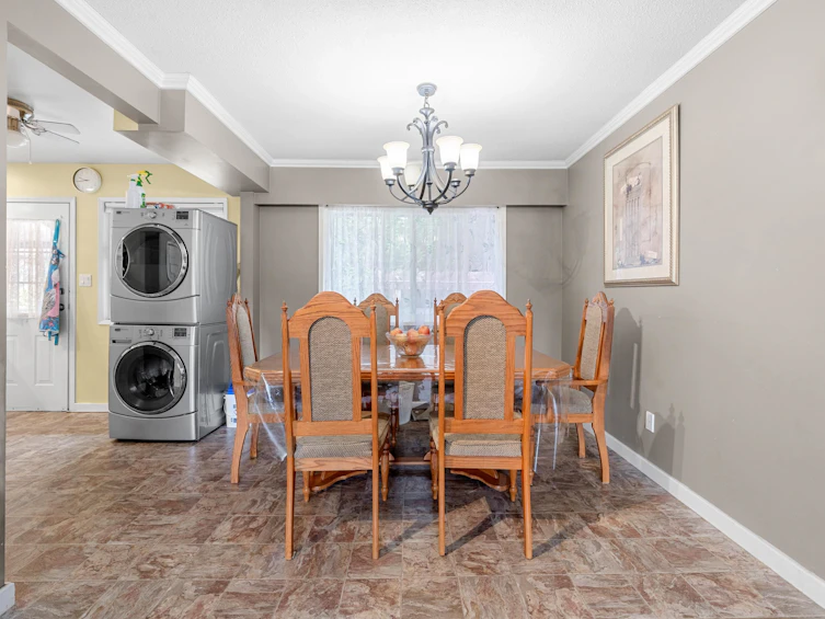12500 99a Avenue, Surrey, BC, V3V 2R5 - 12