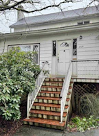 2720 W 24th Avenue