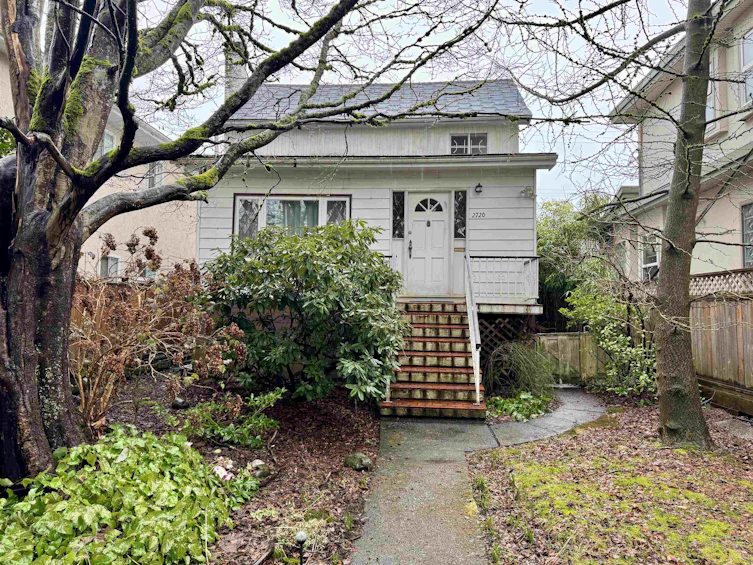 2720 W 24th Avenue, Vancouver, BC, V6L 1R1 - 24