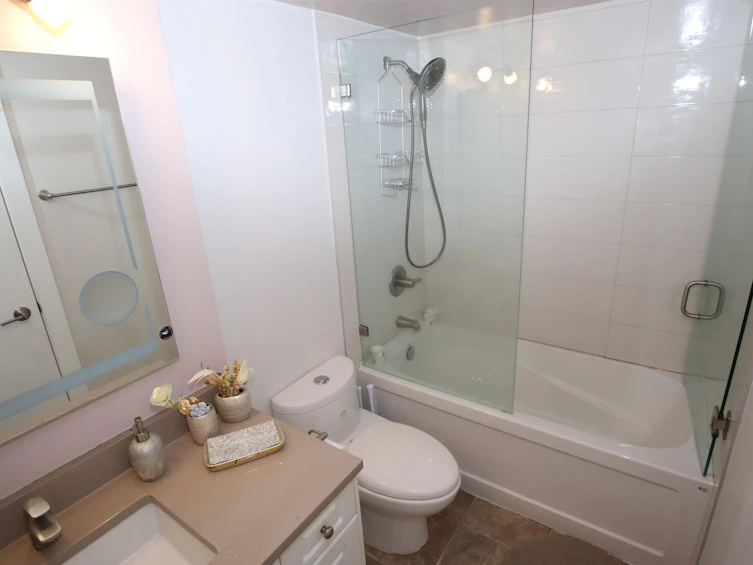 312-2012 Fullerton Avenue, North Vancouver, BC, V7P 3E3 - 12