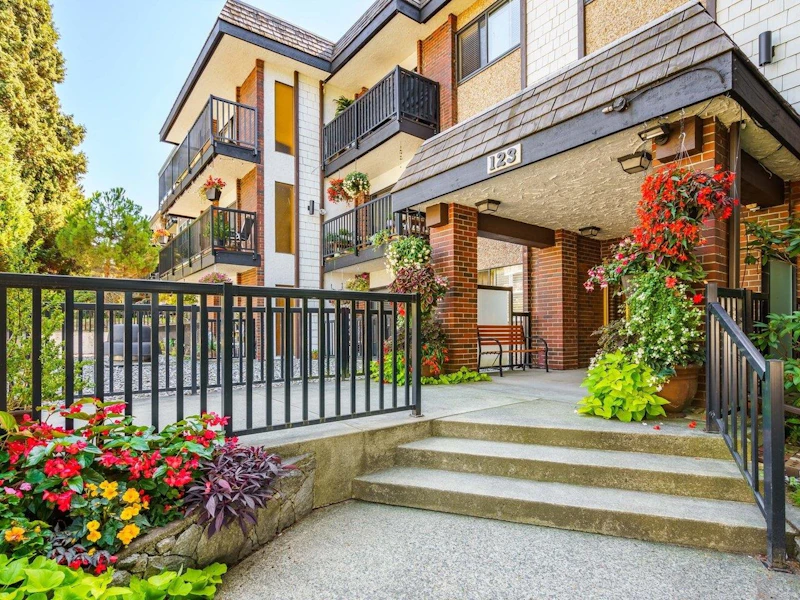 214 - 123 E 19th Street, North Vancouver BC V7L 2Y9