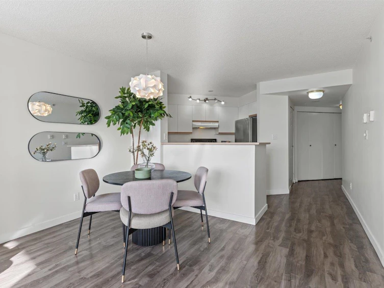 1602-907 Beach Avenue, Vancouver, BC, V6Z 2R3 - 2