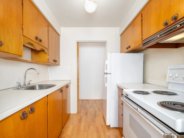 303-5475 Vine Street, Vancouver, BC, V6M 3Z7 - 11
