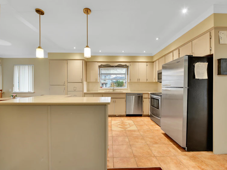 15537 84a Avenue, Surrey, BC, V3S 6M9 - 12