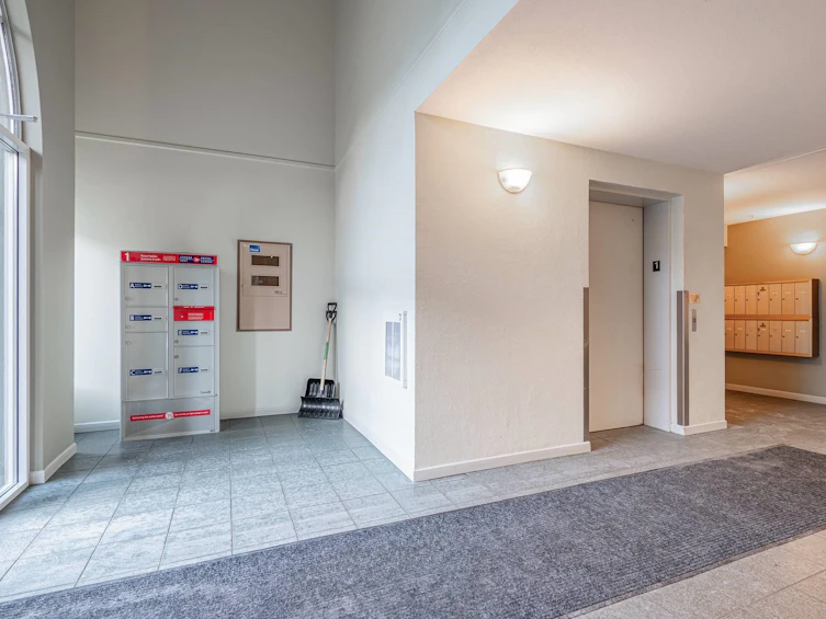306-33718 King Road, Abbotsford, BC, V2S 8J3 - 3