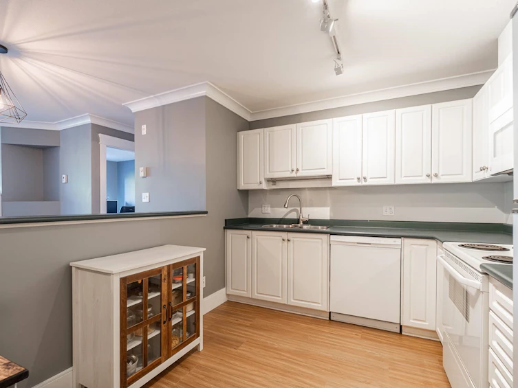 306-33718 King Road, Abbotsford, BC, V2S 8J3 - 5