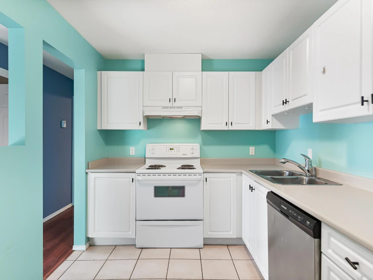 201-22347 Lougheed Highway, Maple Ridge, BC, V2X 2T3 - 2