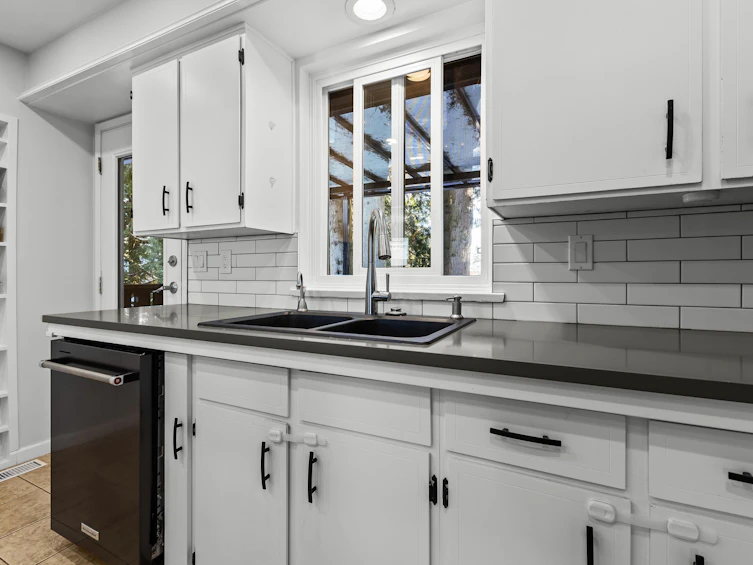 1568 Stevens Street, Surrey, BC, V4B 4Y5 - 14
