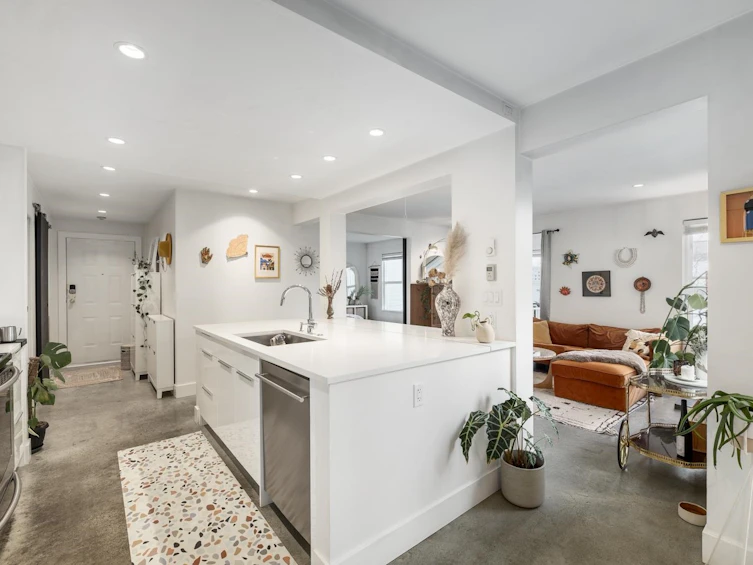 105-507 E 6th Avenue, Vancouver, BC, V5T 1K9 - 2