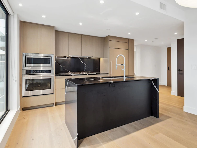 503-5089 Quebec Street, Vancouver, BC, V5W 0E5 - 4
