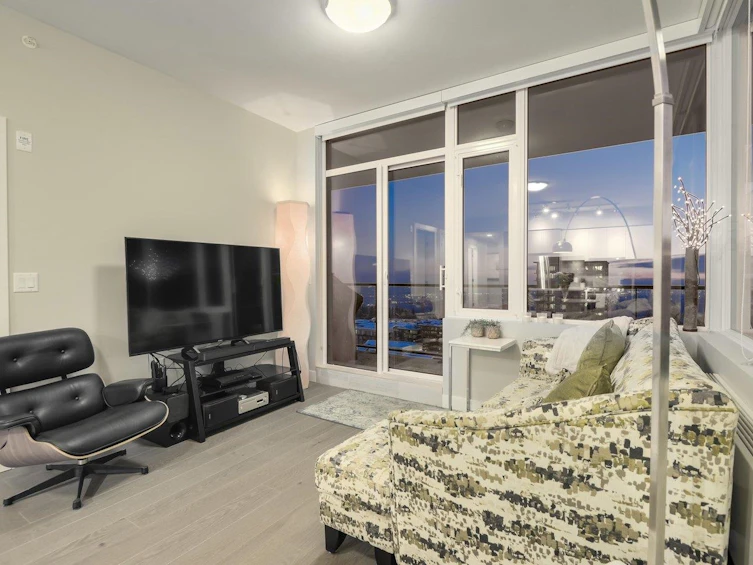 1402-8761 University Crescent, Burnaby, BC, V5A 0G3 - 5
