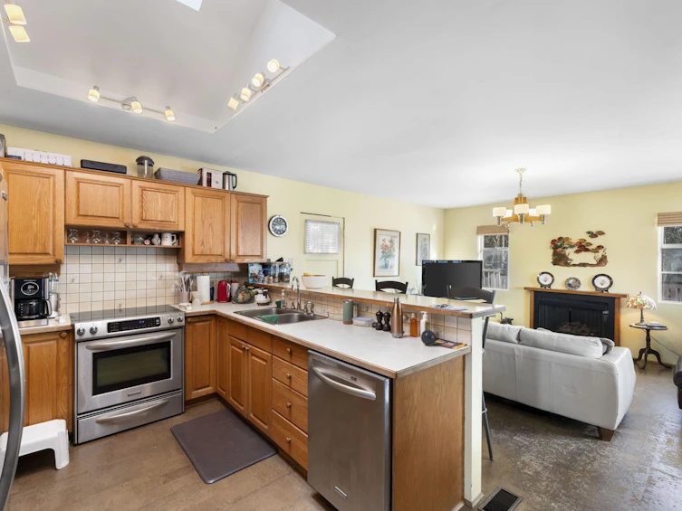 7950 Joffre Avenue, Burnaby, BC, V5J 3L1 - 14