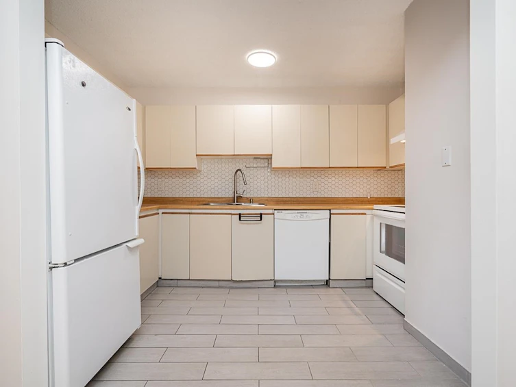 202-8645 Osler Street, Vancouver, BC, V6P 4E6 - 14