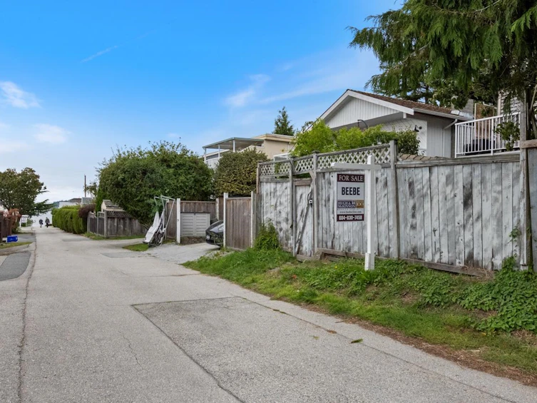 15176 Beachview Avenue, Surrey, BC, V4B 1P6 - 4