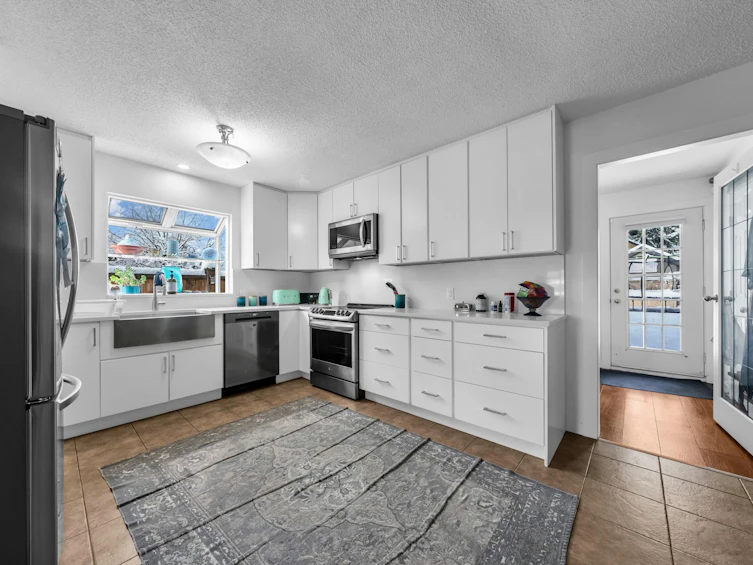 764 E 16th Street, North Vancouver, BC, V7L 2V1 - 7