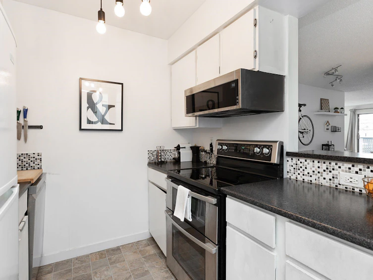 106-17661 58a Avenue, Surrey, BC, V3S 1N4 - 3