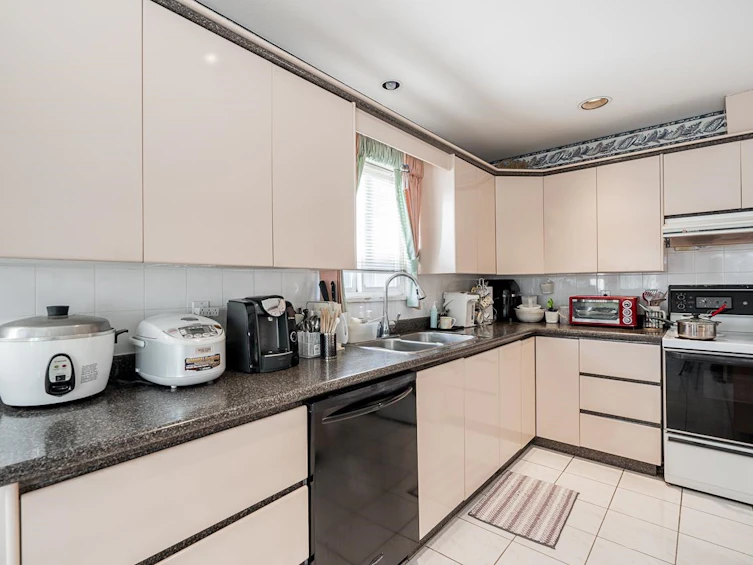 6958 Gray Avenue, Burnaby, BC, V5J 3Y8 - 11