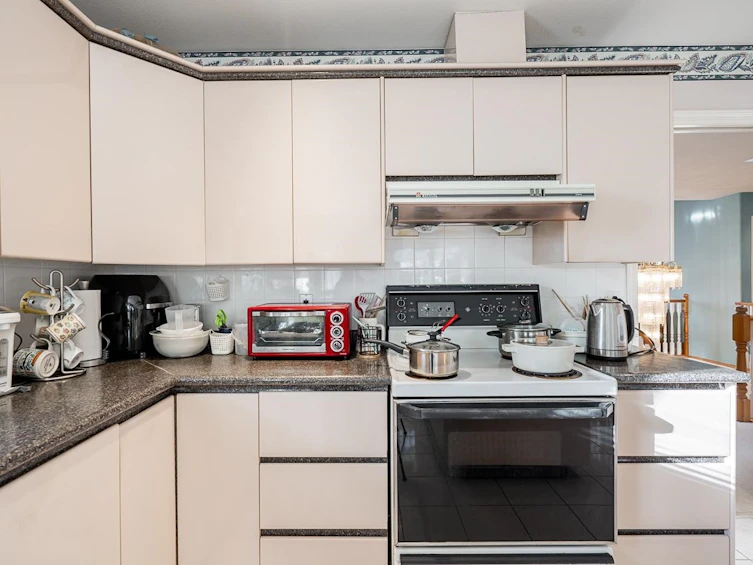 6958 Gray Avenue, Burnaby, BC, V5J 3Y8 - 12