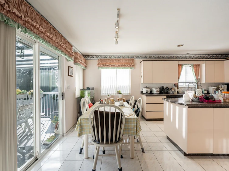 6958 Gray Avenue, Burnaby, BC, V5J 3Y8 - 14