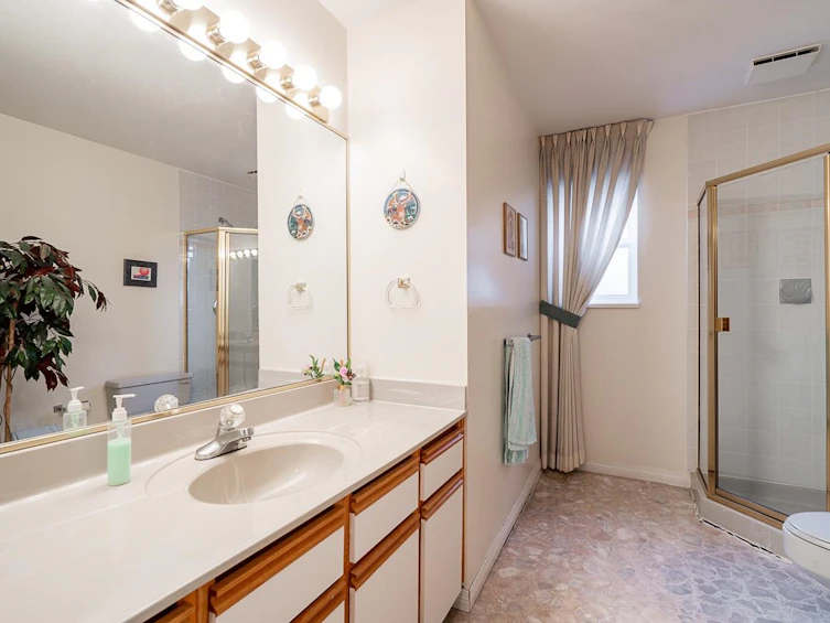 6958 Gray Avenue, Burnaby, BC, V5J 3Y8 - 31