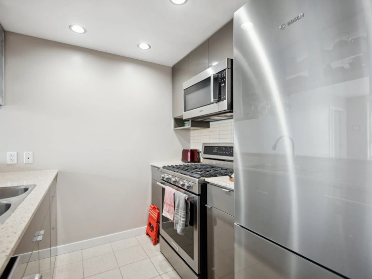 811-939 Expo Boulevard, Vancouver, BC, V6Z 3G7 - 5