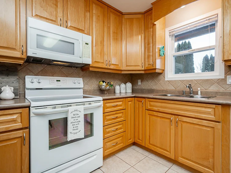 34831 Terrace Court, Abbotsford, BC, V2S 5J5 - 9
