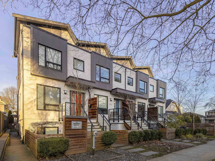 2765 Duke Street, Vancouver, BC, V5R 4S8 - 2