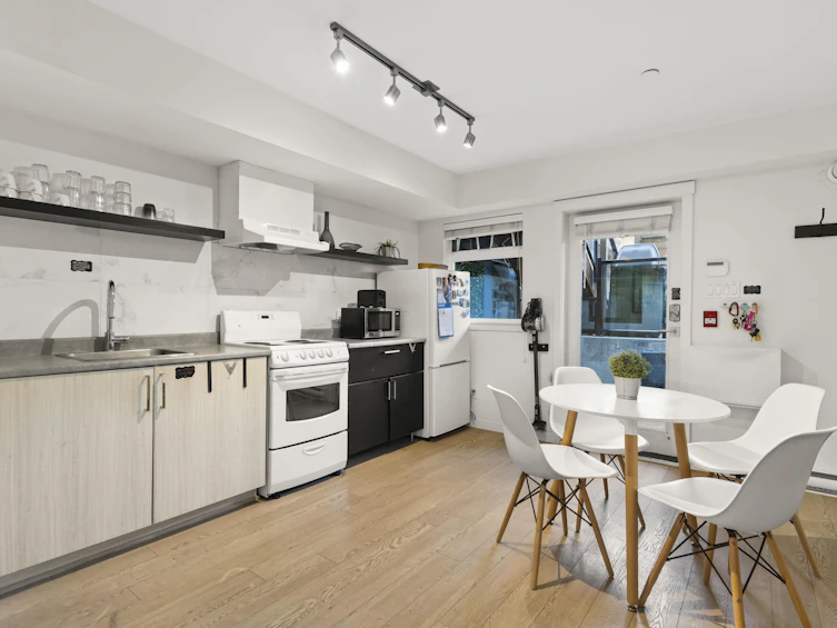 2765 Duke Street, Vancouver, BC, V5R 4S8 - 34