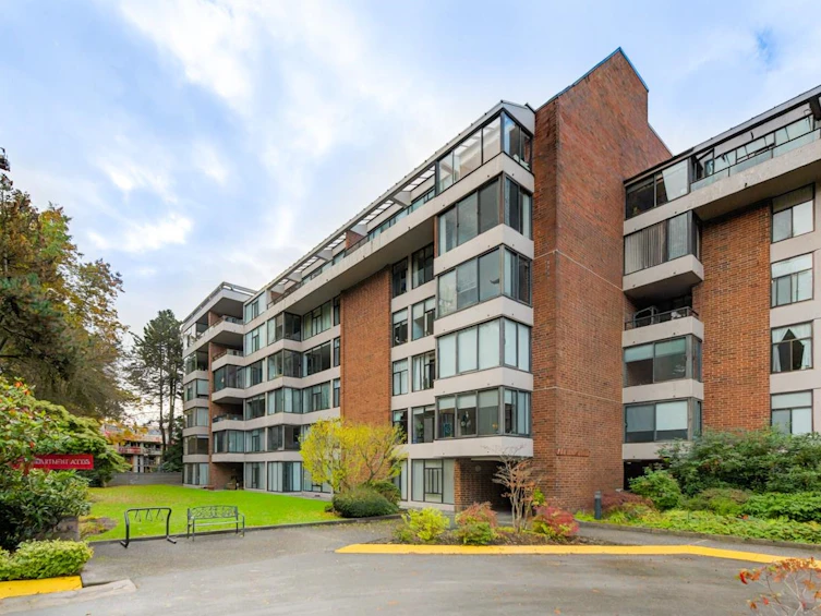 303-4101 Yew Street, Vancouver, BC, V6L 3B7 - 18