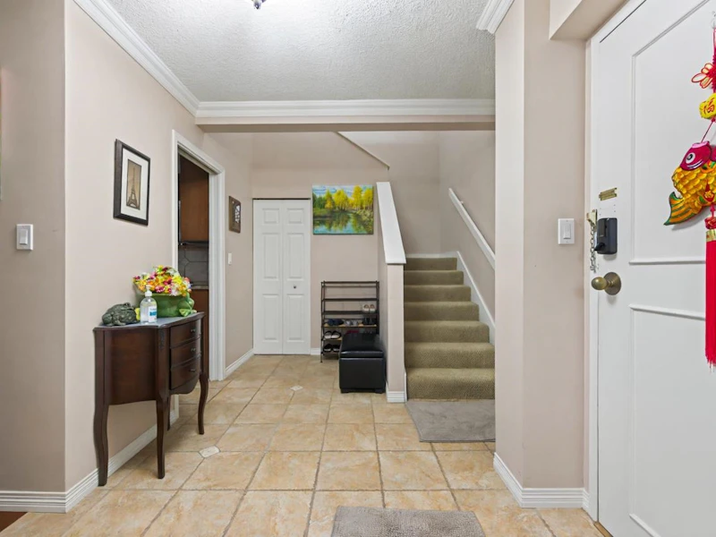 303 - 4101 Yew Street, Vancouver BC V6L 3B7