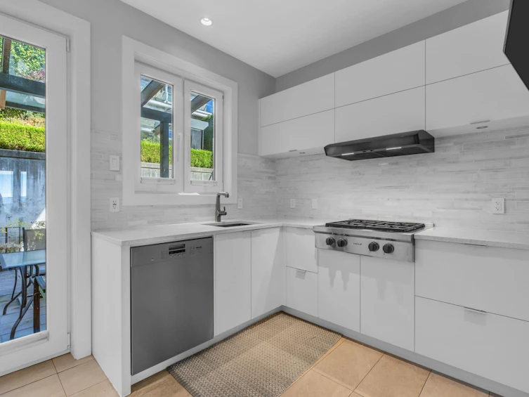 1569 Tyrol Court, West Vancouver, BC, V7S 3G5 - 17