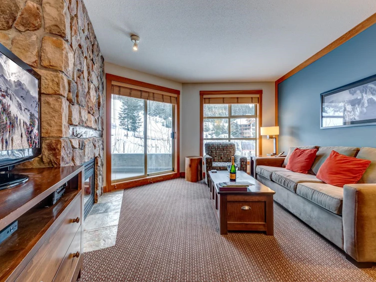 337C-2036 London Lane, Whistler, BC, V8E 0N7 - 7