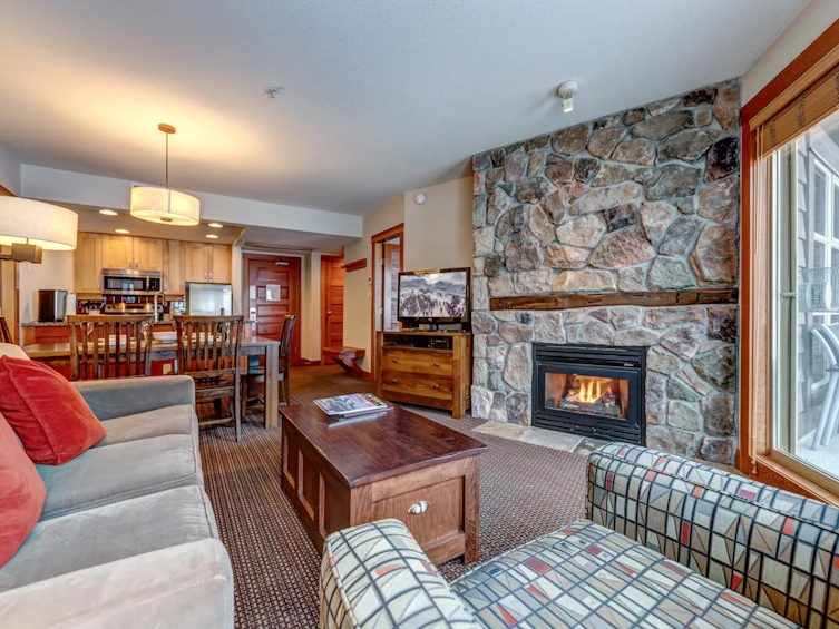 337C-2036 London Lane, Whistler, BC, V8E 0N7 - 8
