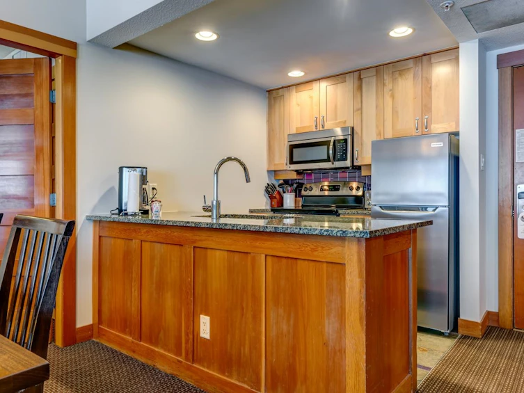 337C-2036 London Lane, Whistler, BC, V8E 0N7 - 10