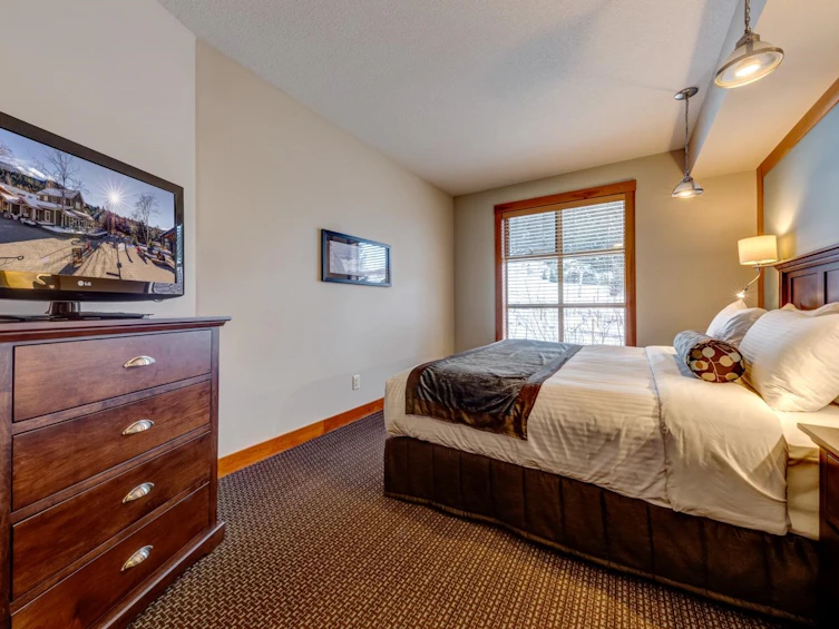 337C-2036 London Lane, Whistler, BC, V8E 0N7 - 13
