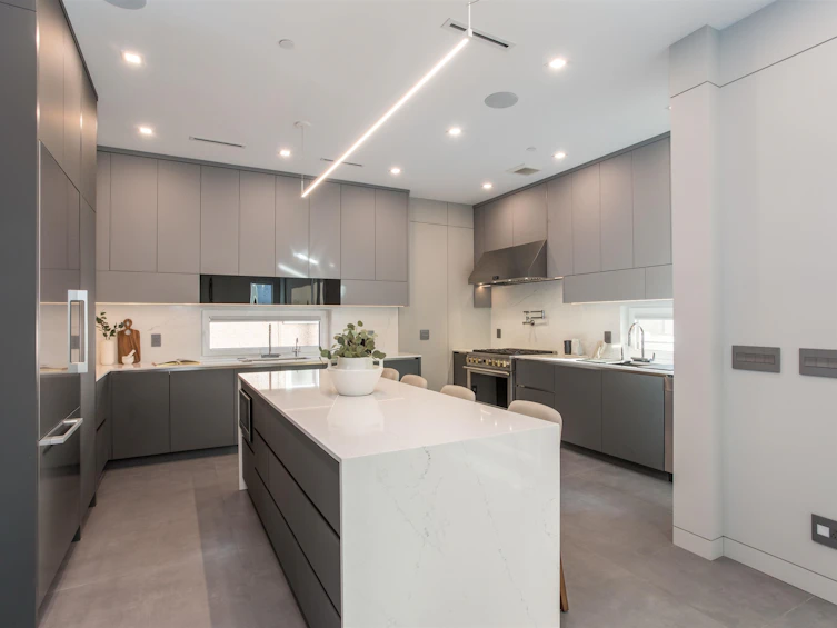 2818 Adanac Street, Vancouver, BC, V5K 2N3 - 11