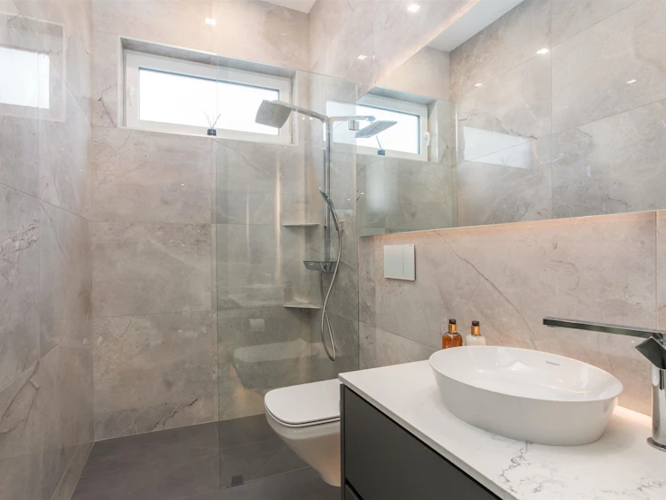 2818 Adanac Street, Vancouver, BC, V5K 2N3 - 15